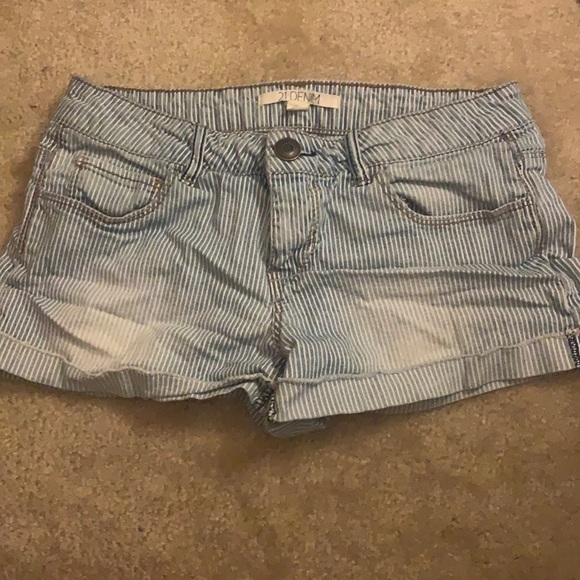 Forever 21 Pants - Jean shorts